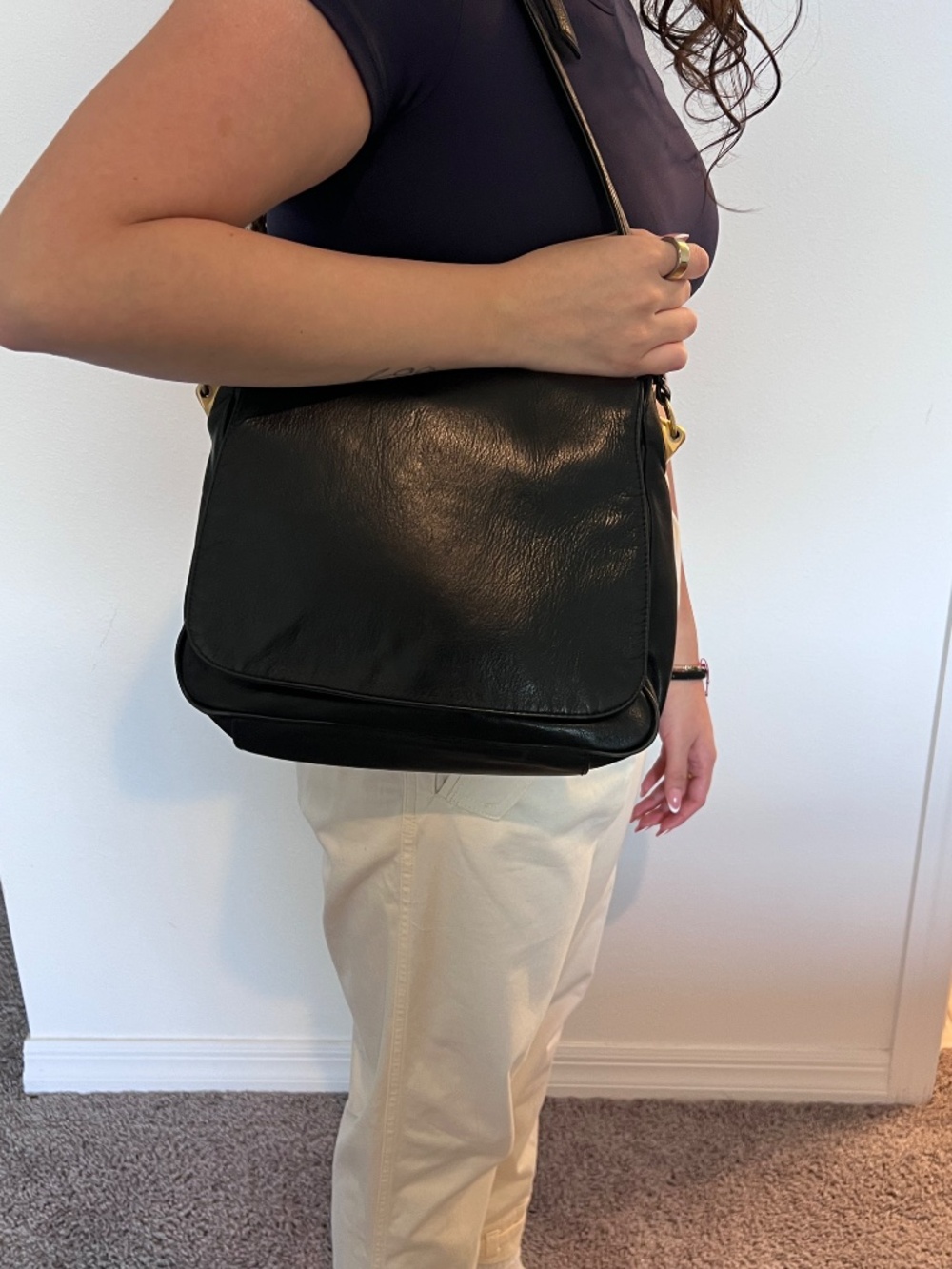 Perlina New York Vintage Black Leather Shoulder Bag